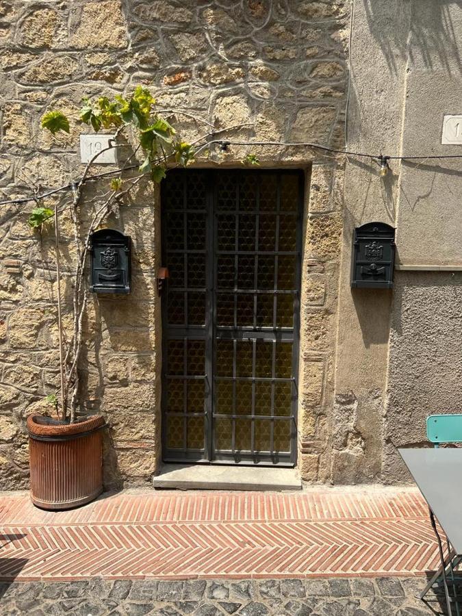 All'Ombra Del Museo Tarquinia Exterior foto
